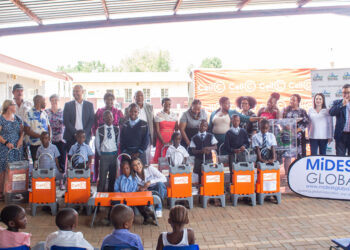 Cell C, MiDesk, Midvaal & Sedibeng Municipalities donate 100 desks to primary school kids