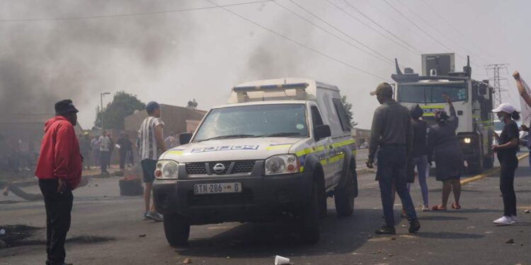 SANEF Condemns SAPS’ Heavy-Handed Actions Leading to Journalist Injury